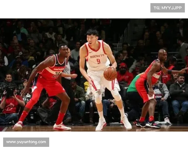 周琦重返新疆男篮引发热议 球迷期待新赛季表现 周琦重返新疆男篮引发热议 球迷期待新赛季表现