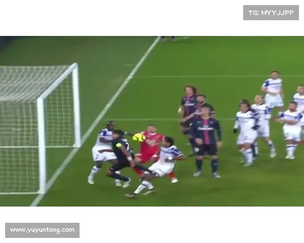 大卫路易斯在场上如何发挥核心作用及其战术价值解析